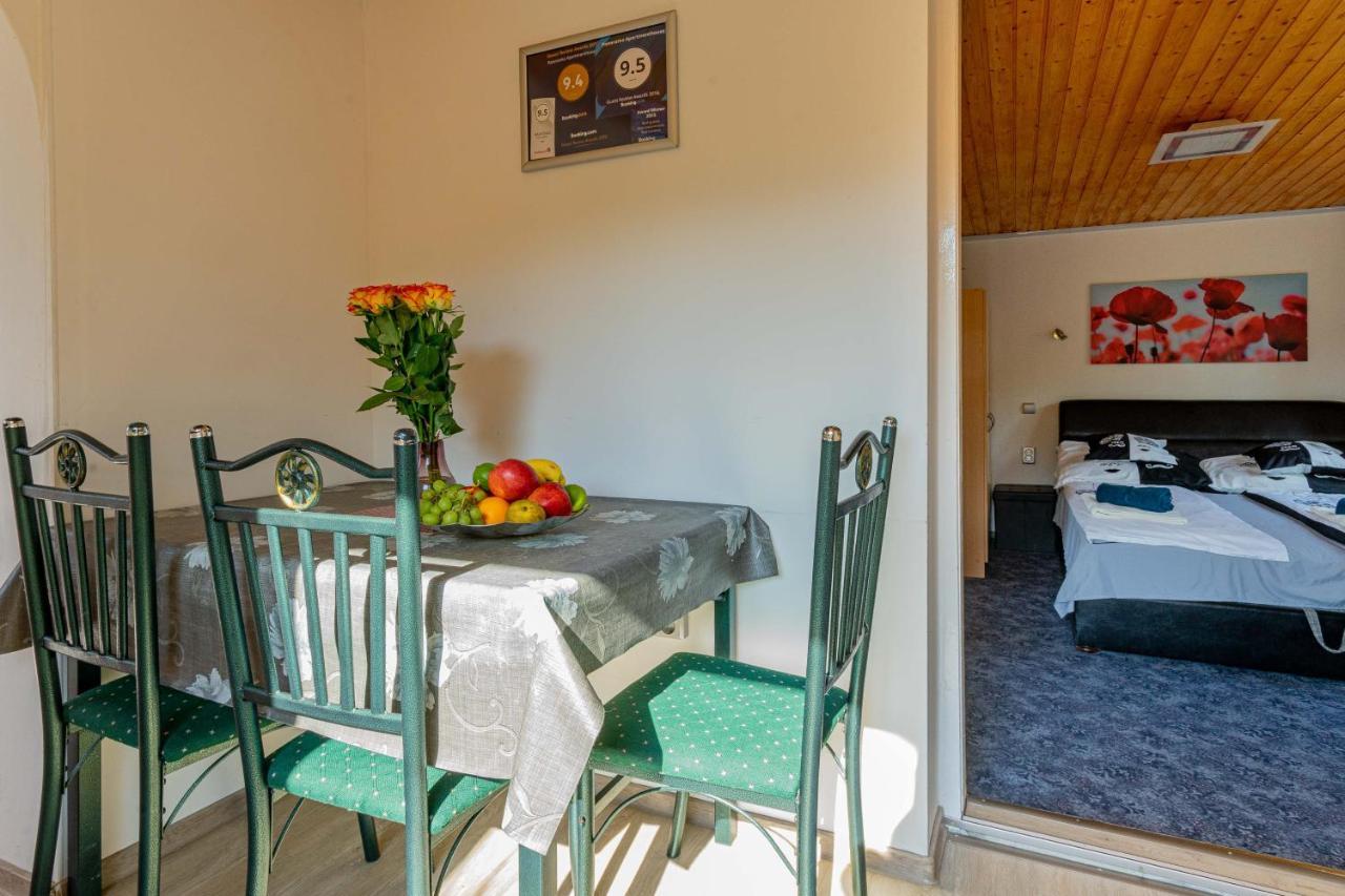 Panorama Apartmanhaz エステルゴム エクステリア 写真
